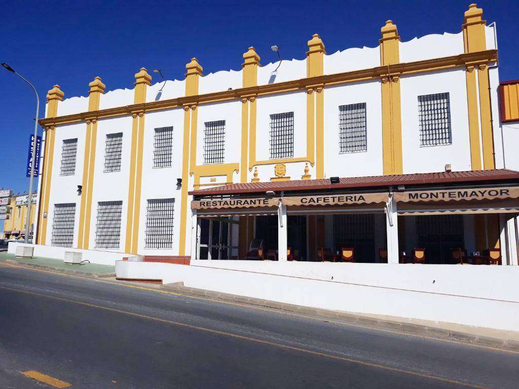 Hostal Montemayor, Pl. Industrial los Arroyos, 21800 Moguer, Huelva, Spain